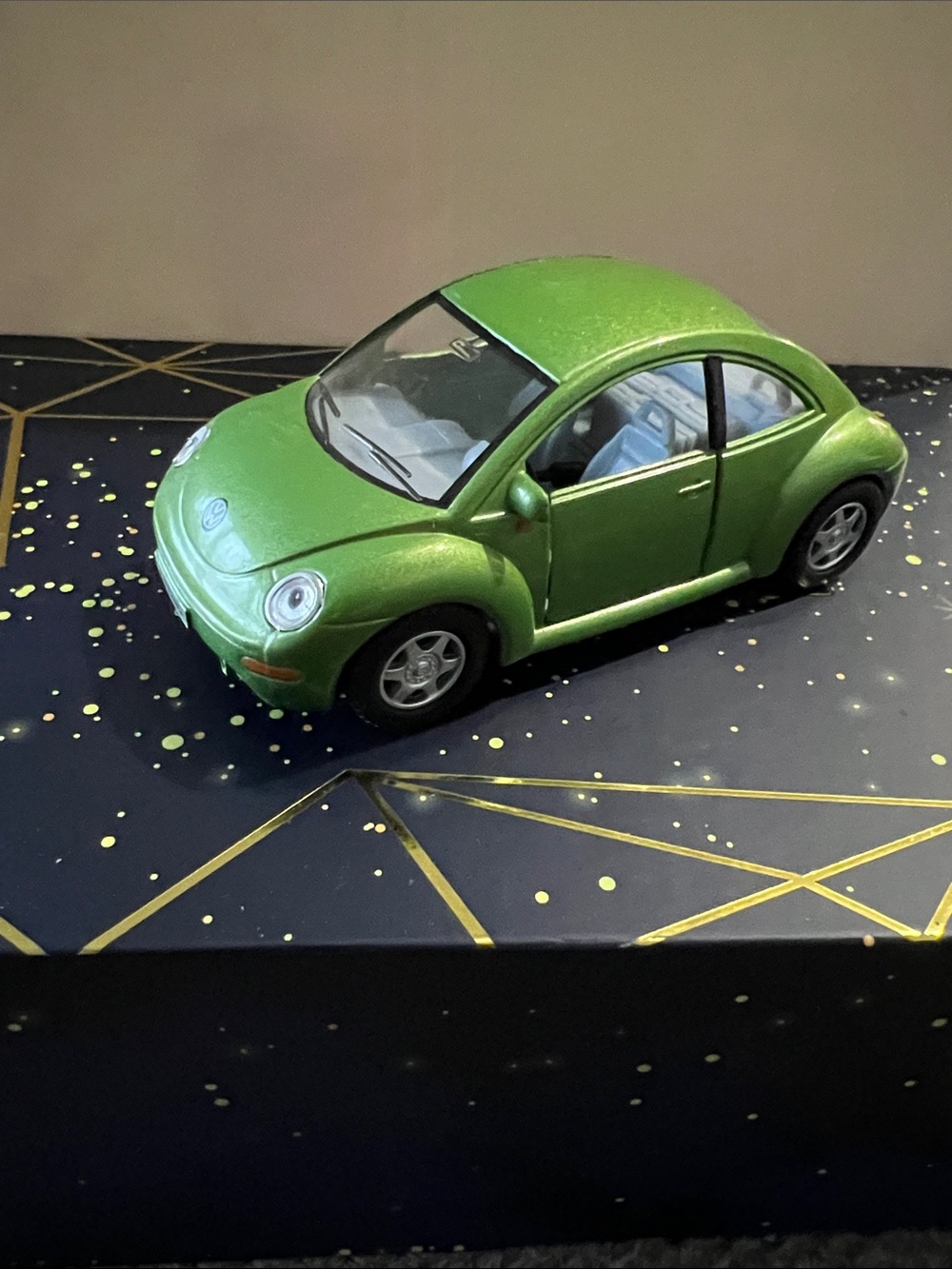 Lime green new VW BEETLE 1/32 scale die cast